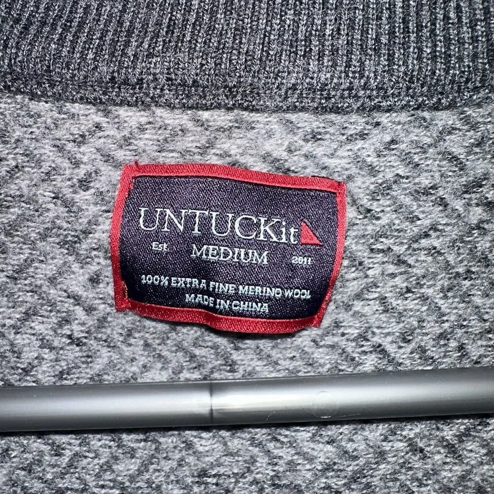 UNTUCKit *see photos*